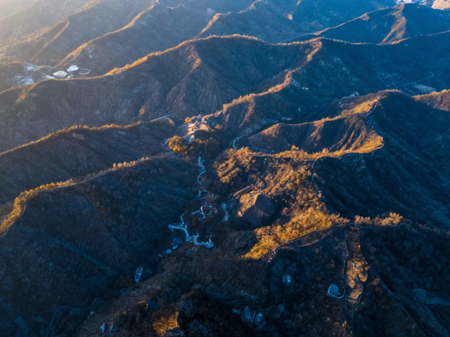 蓝调黄金时刻预测,结合地形遮挡与季节光线,精准构图