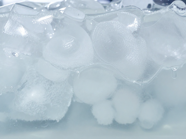 低温熟成与冷冻过滤,15-20℃常温储存的精华锁鲜法