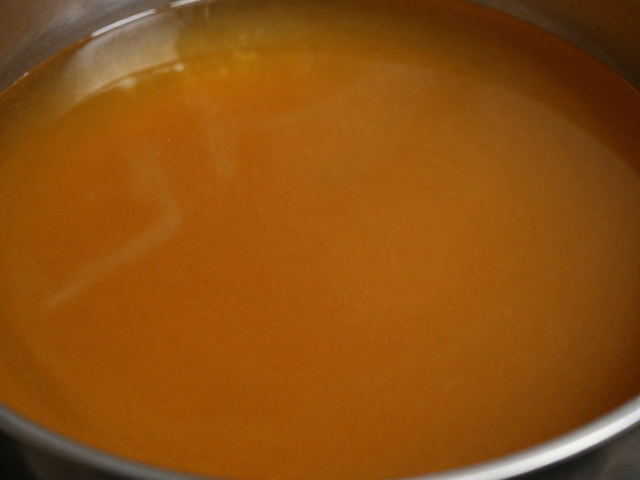 香膏熬制的物质基础与基底选择