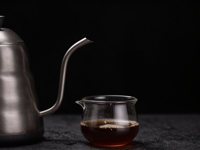 材质导热性与水温维持的物理特性