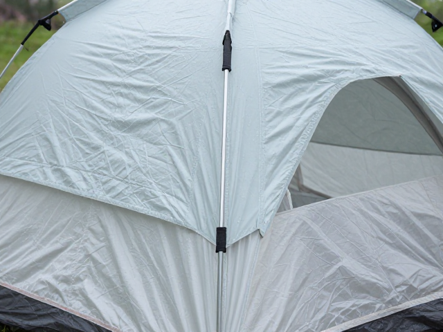雨天场景下的快速取用与操作逻辑