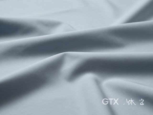 GTX涂硅面料怎么洗?低温熨烫激活,专用洗剂养护指南