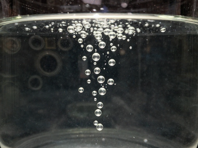 气泡成因与玻璃熔体物理特性