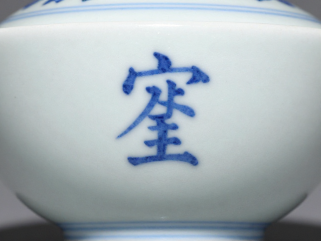 彩料光泽:辨别真伪的微观视界