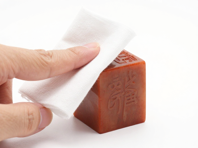 软布擦拭的操作规范与力度控制