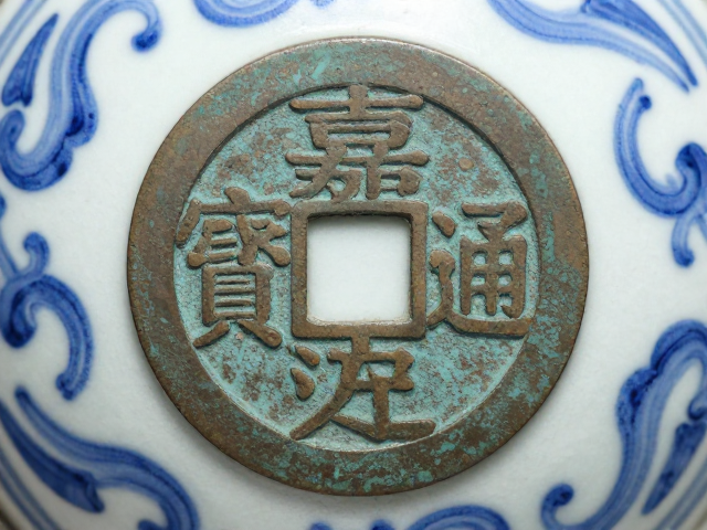微观老化痕迹与釉面颜色的融合状态