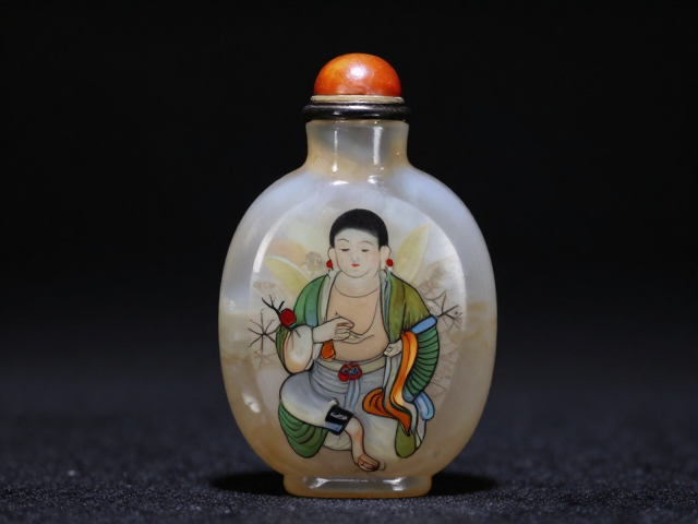 玛瑙鼻烟壶的材质美学与视觉张力