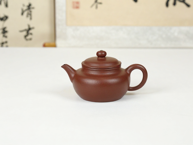 文人案头的清供:紫砂与书画的跨界共生
