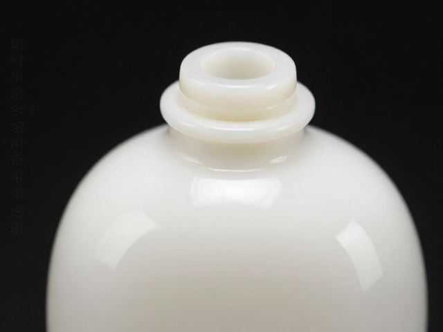 乳白温润质感的形成机理与视觉特征