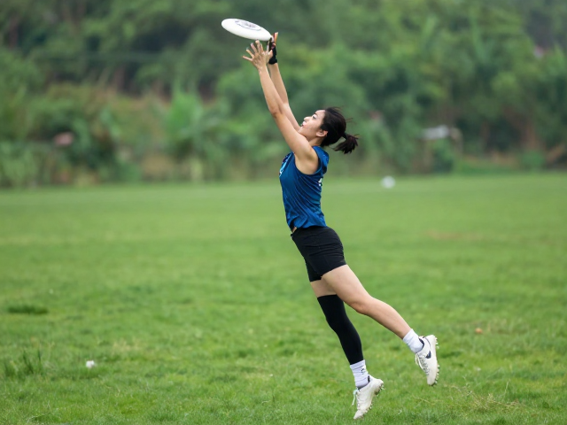 核心发力点:下肢缓冲与重心控制