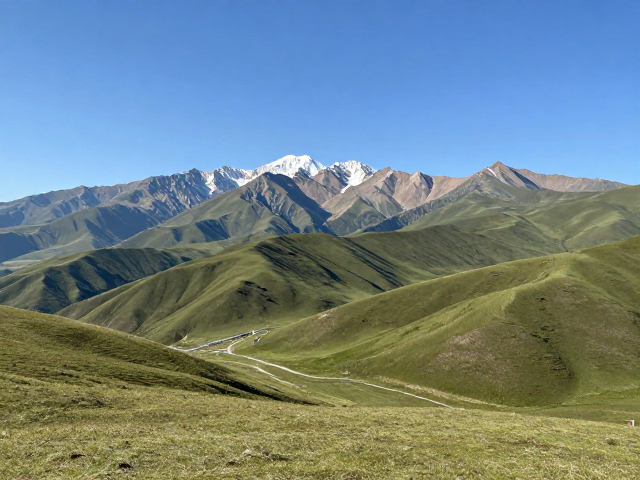 祁连山系低海拔山地攻略,避开高海拔攀登,解锁小众徒步路线