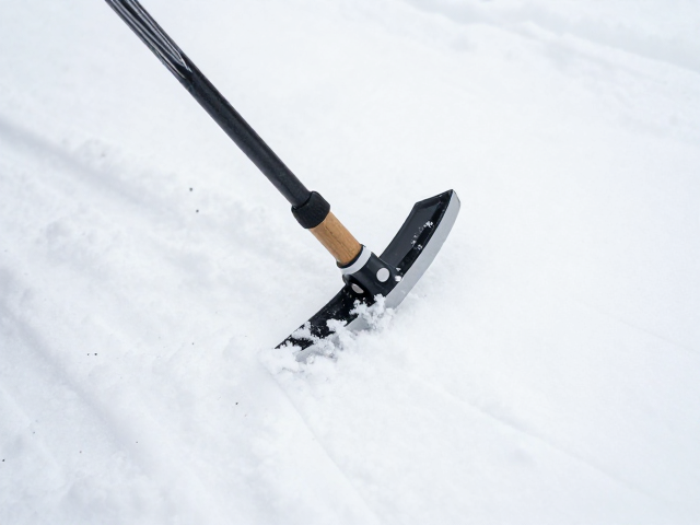 雪杖使用后如何擦干?技术冰镐保养与防潮指南
