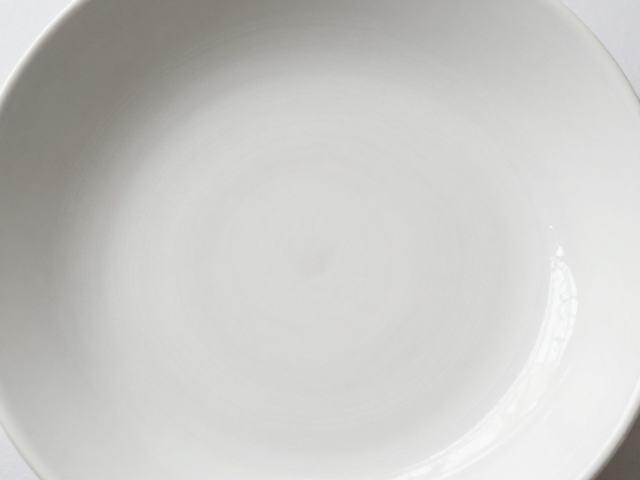 肌理釉料的微观叙事与视觉张力