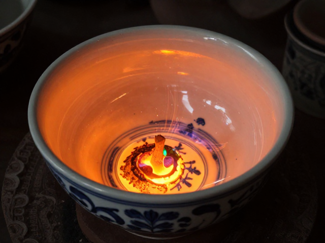 青花绘制氧化焰效果揭秘，窑口特色作品为何受欢迎？