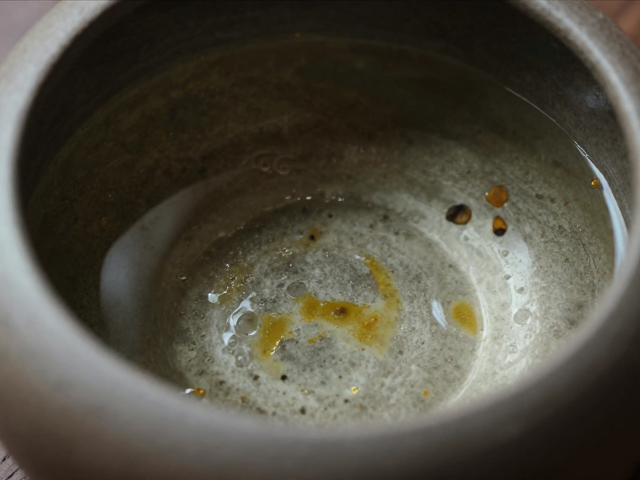 茶席美学,茶洗如何自然阴干?避开霉斑,养出水润光泽
