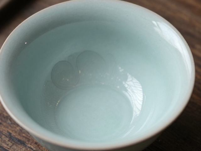 支钉烧制与“芝麻花”痕