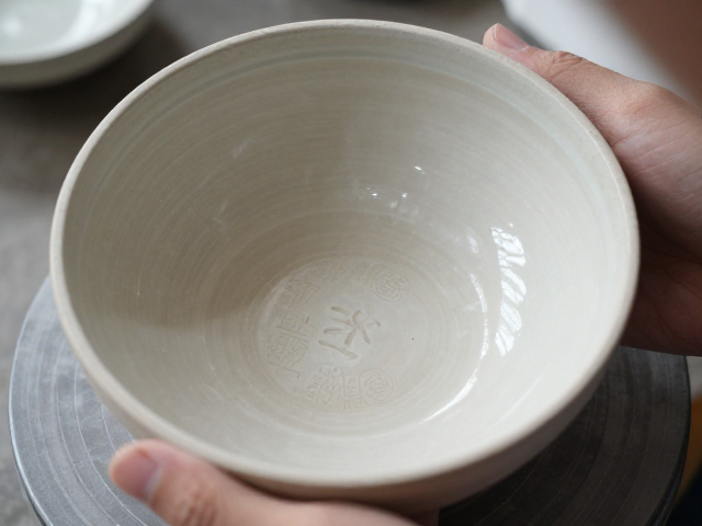 陶瓷教学展示,手工痕迹与款识鉴定,揭秘古瓷真伪细节