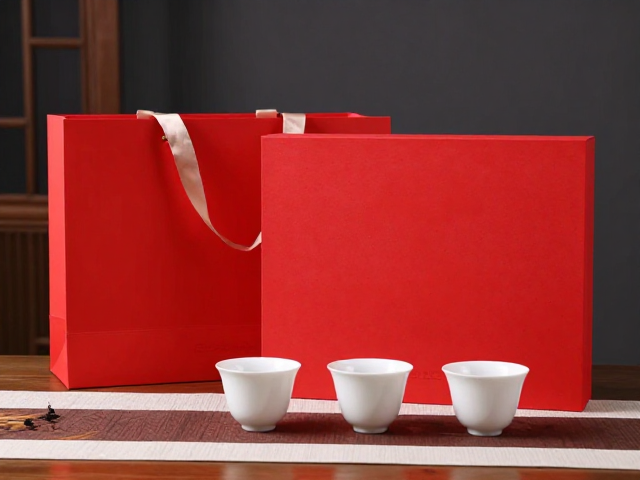 茶席丝与品茗杯的质感共鸣