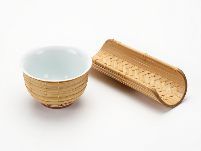 竹丝扣瓷品茗杯与茶则，竹编工艺分类与扣瓷美学鉴赏