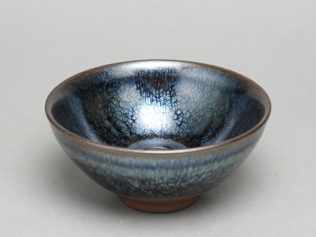 透雕建盏氧化焰烧成，窑变精品溢价明显，揭秘高端茶器价值逻辑