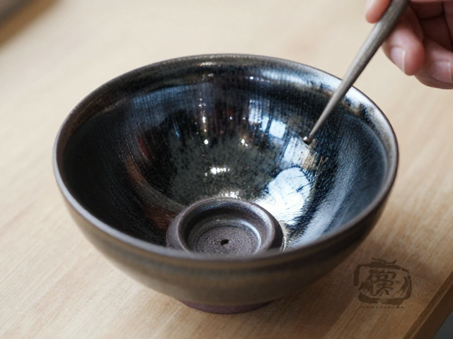 细节打磨与釉面表现的从属关联
