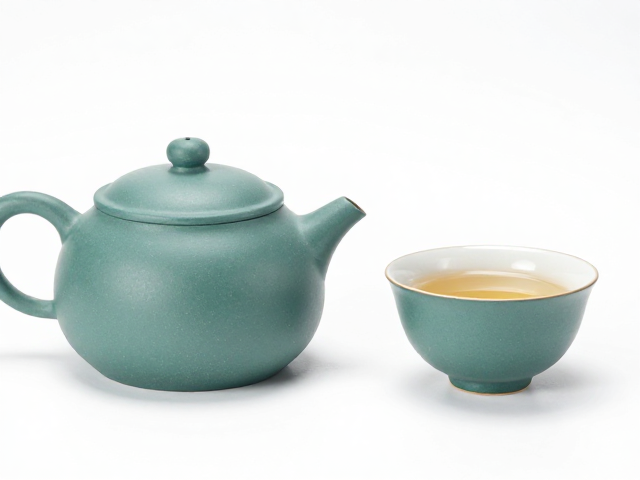 陶瓷品茗杯的器型选择与持握体验
