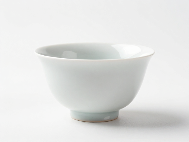 定窑白瓷釉质透明感，现代简约图案，定制茶具新趋势