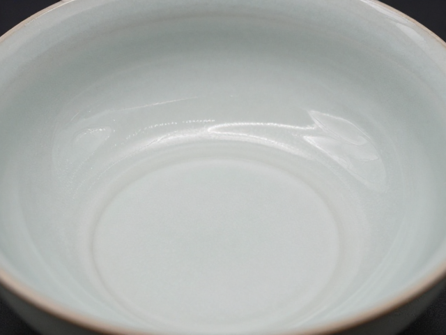 釉面均匀度的微观审视与鉴别要点