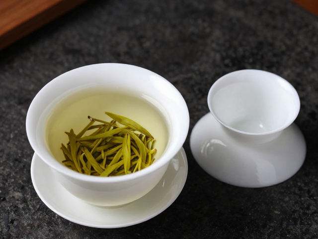 茶具材质与茶海的风骨呼应