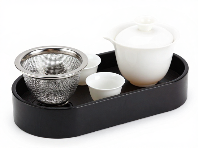 滤网帕与公道杯:构建茶席的秩序美学