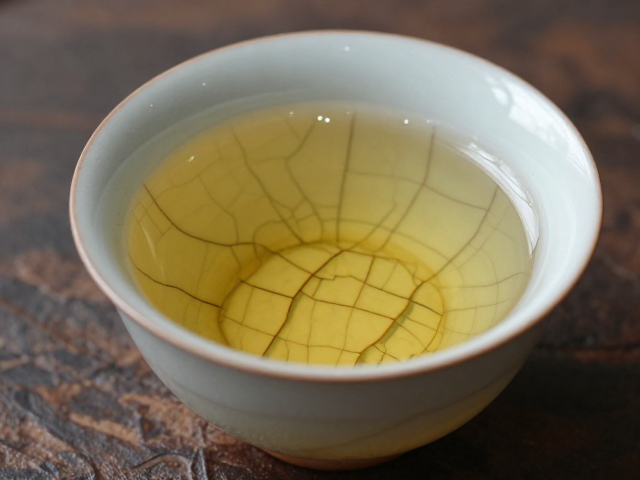 普洱茶汤特性与哥窑器物的相容性分析
