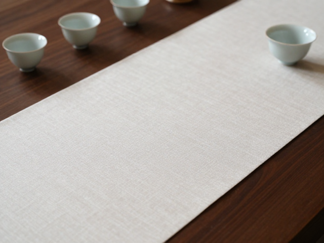 茶席巾整体铺陈的视觉逻辑与空间留白