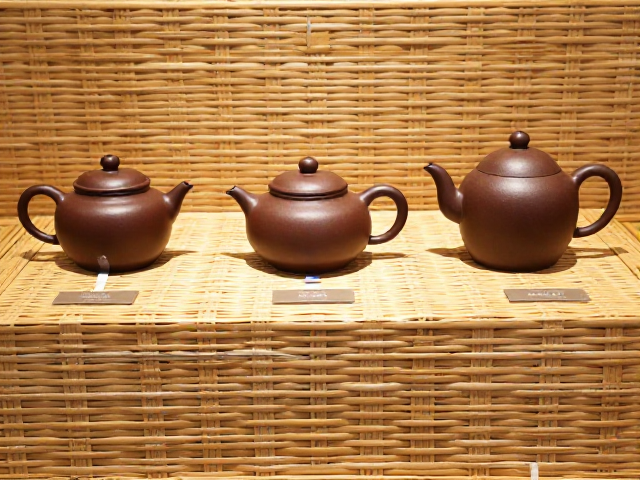 紫砂泥料特性与乌龙茶品饮的科学关联