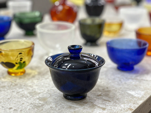 山东淄博艺术琉璃产区探访，如何鉴别琉璃茶具抛光光泽