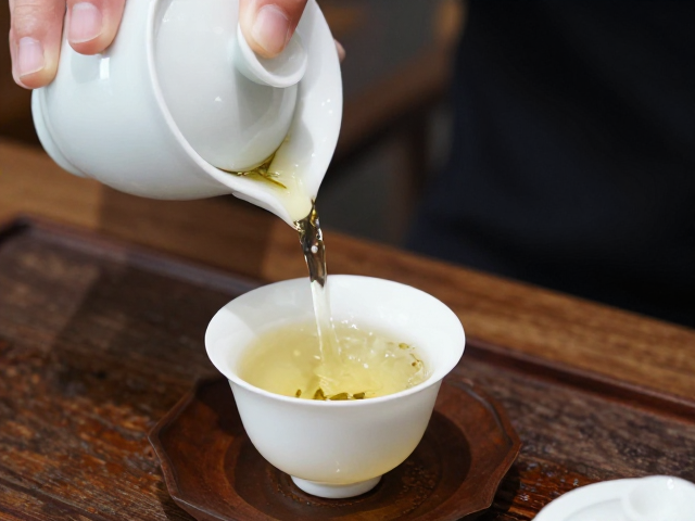 铁观音怎么泡?公道杯分配茶汤份量技巧,口感更均匀