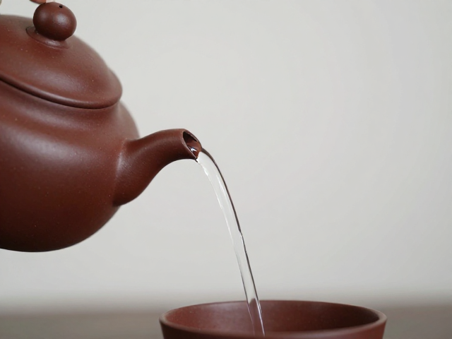 选购素烧茶壶的实用鉴别技巧