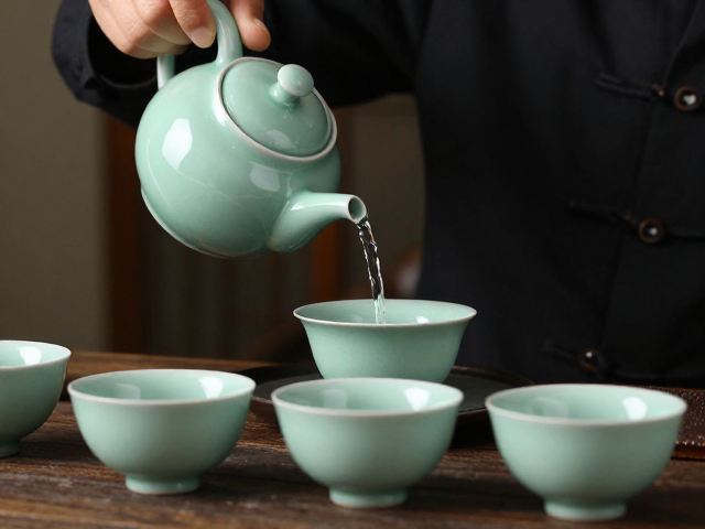 冲泡技艺:水温与器型的协同作用