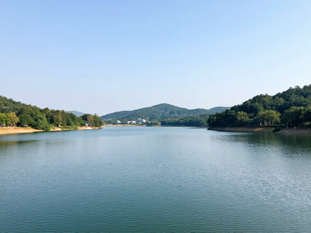 近郊水库与湖泊秘境：水景拍摄的最佳实践