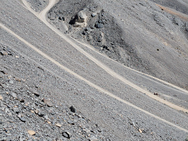 碎石坡岩石地形适应