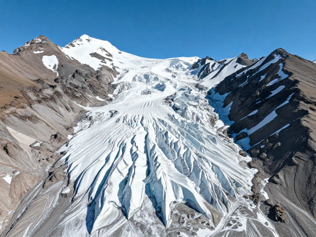 跨越戈壁与雪线:西北高海拔旅行的地理脉络