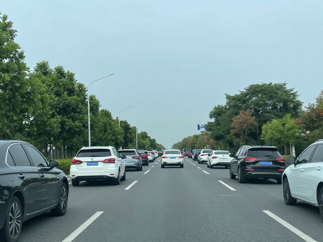错峰停靠与隐形观景点:规避人流与拥堵
