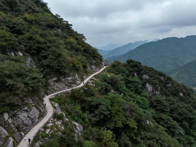 秦岭古道徒步:穿越时空的地理脉络