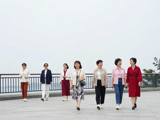 女性结伴出行的社交优势与心理支撑