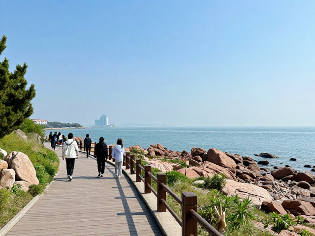 海滨栈道的风光画卷：青岛八大关与第二海水浴场漫步