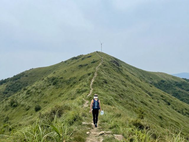 践行垃圾带走无痕山野