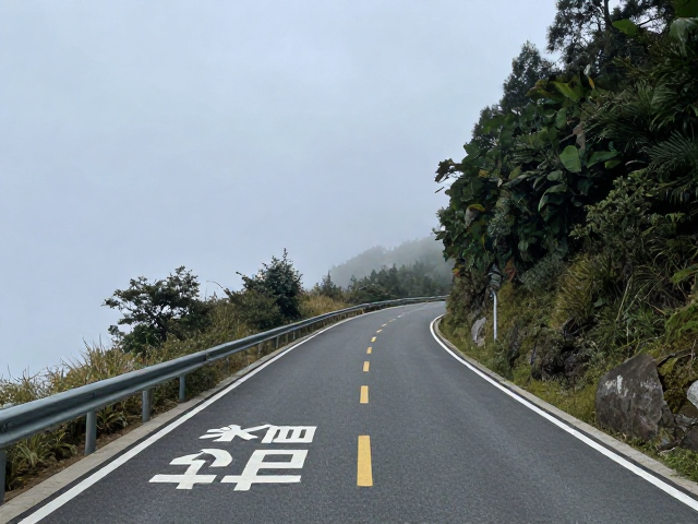 路况与安全性：清晰标识与亲子友好设施