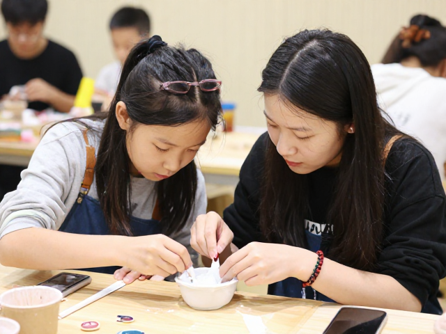 手作技艺传承，在专注创造中寻找心灵共鸣