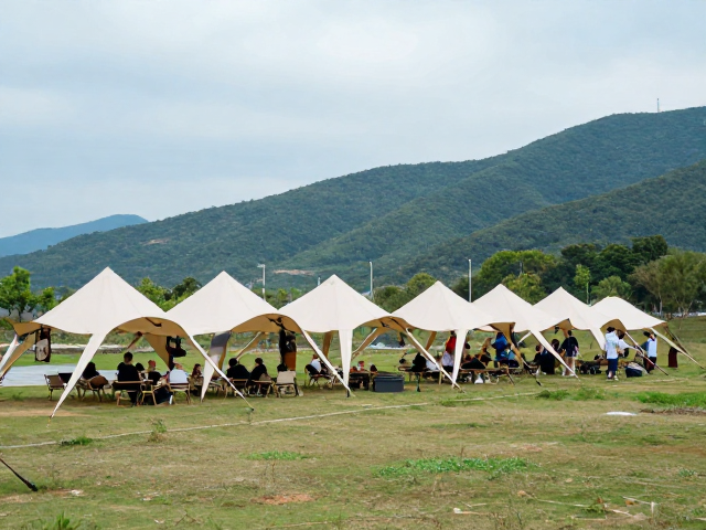 路线规划与场景选择：从城市边缘到山野秘境