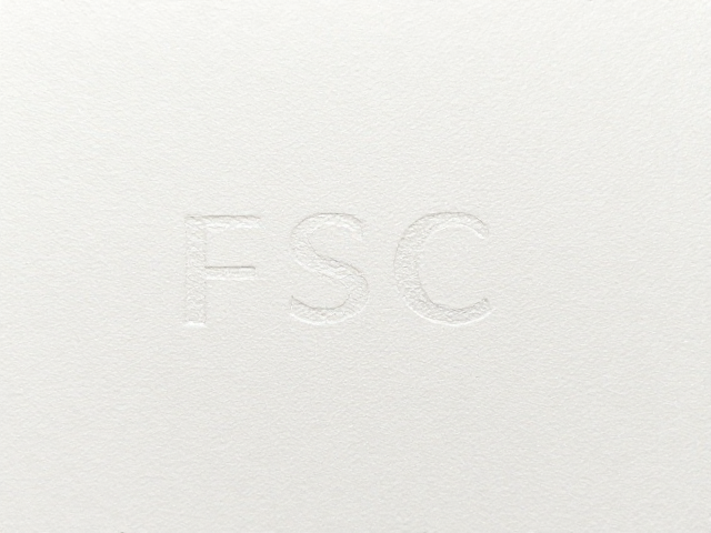 FSC纸张微缩文字防伪的设计逻辑与视觉呈现