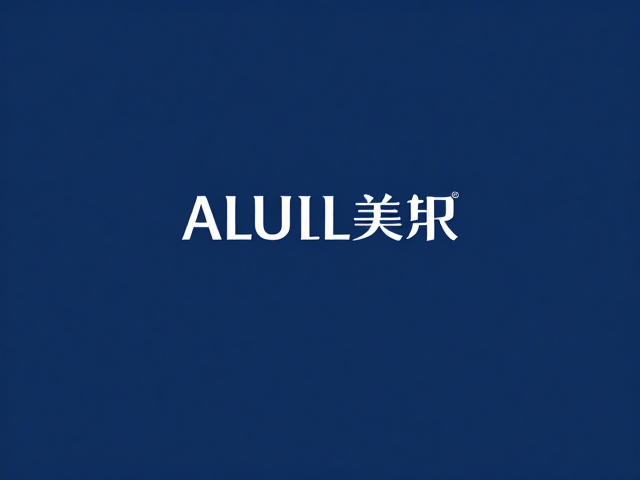 空间留白与视觉焦点的精准引导